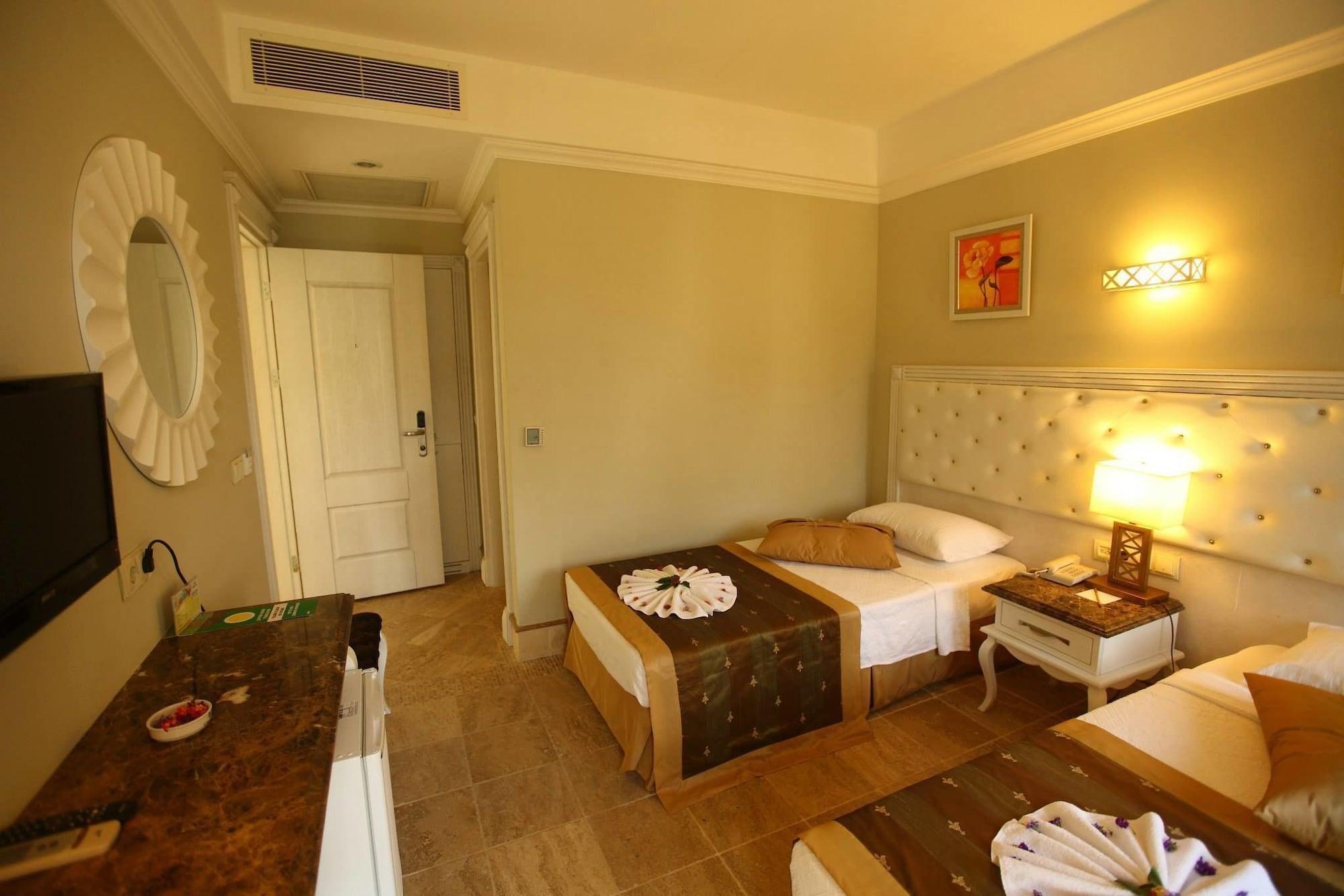 Telmessos Select Hotel - Adult Only Ölüdeniz Buitenkant foto