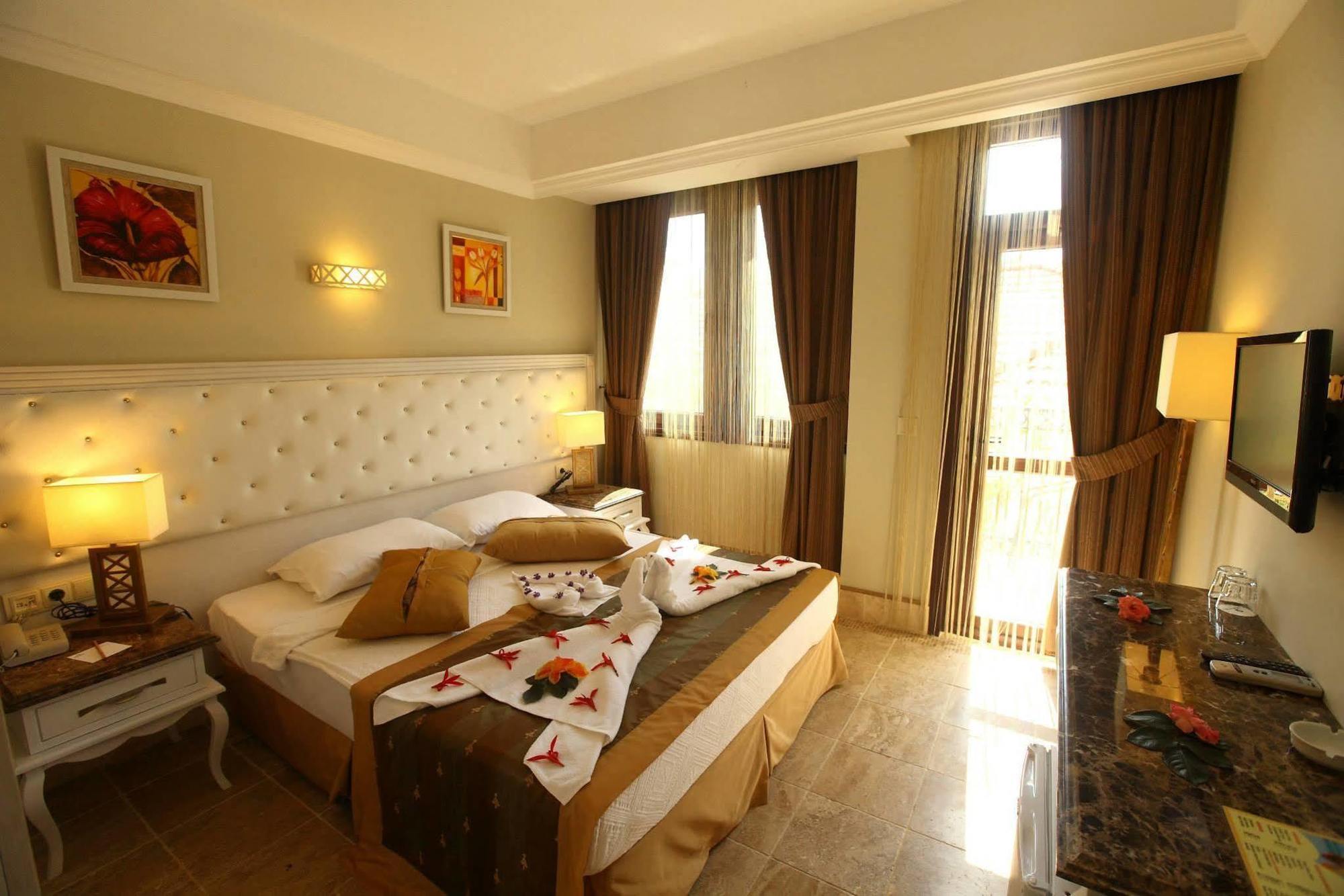 Telmessos Select Hotel - Adult Only Ölüdeniz Buitenkant foto